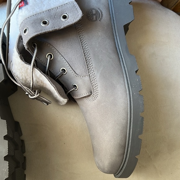 Timberland Suede Boots - Picture 17 of 17